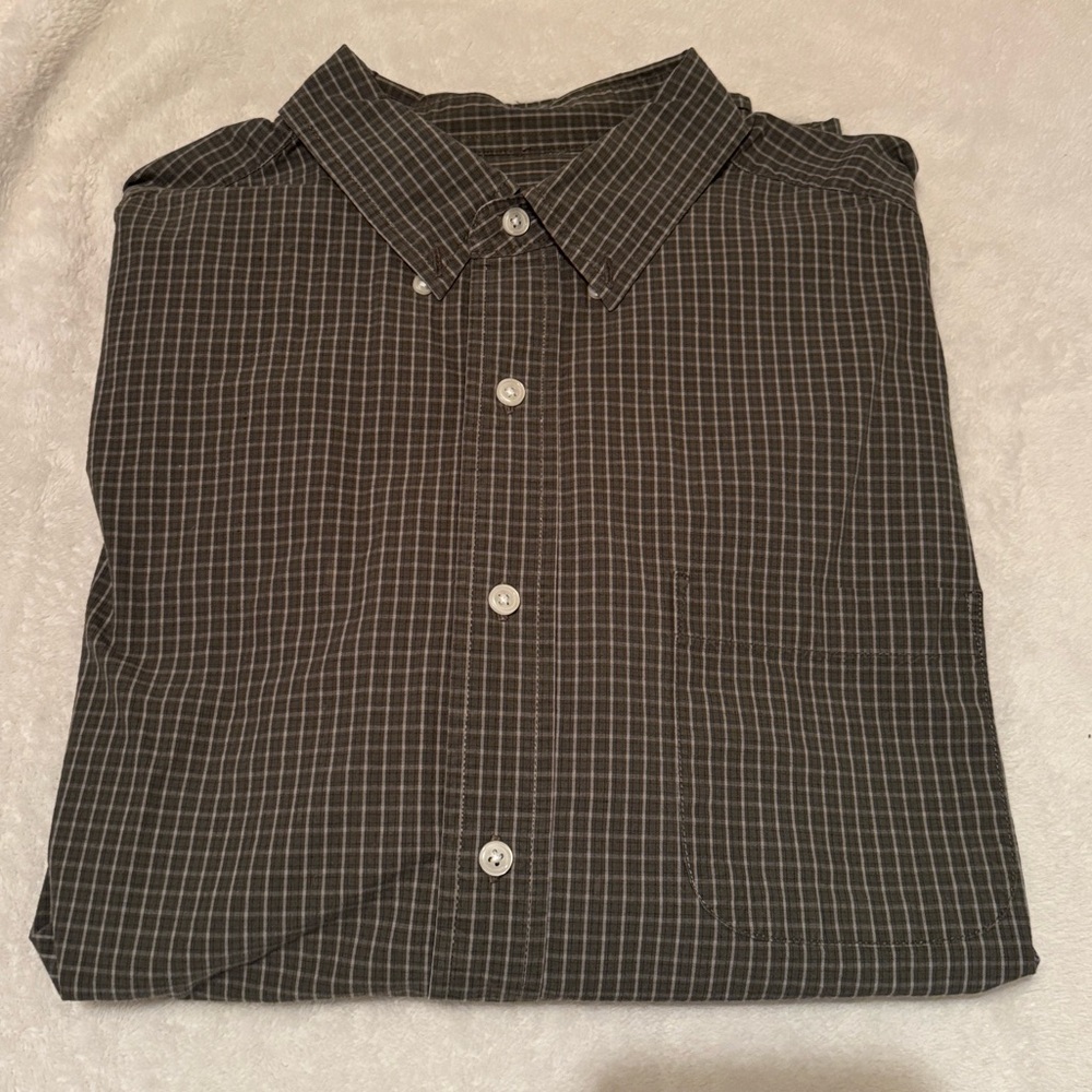 💙 Eddie Bauer Long Sleeve Button Down